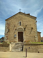 France, Ain, Monthieux (La Dombes), Eglise romane du 12eme (2)